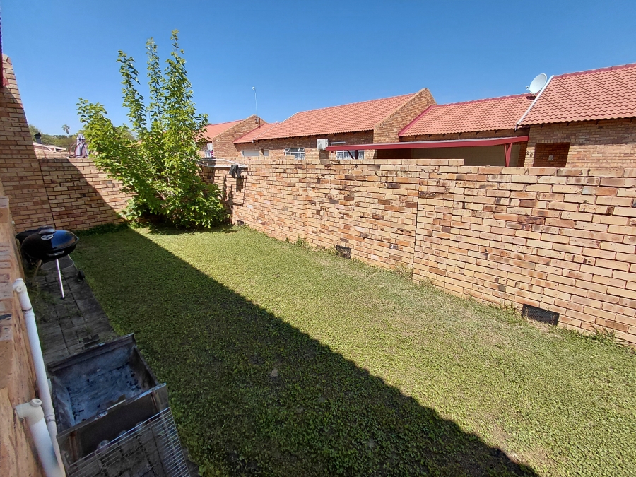 To Let 2 Bedroom Property for Rent in Wilkoppies North West